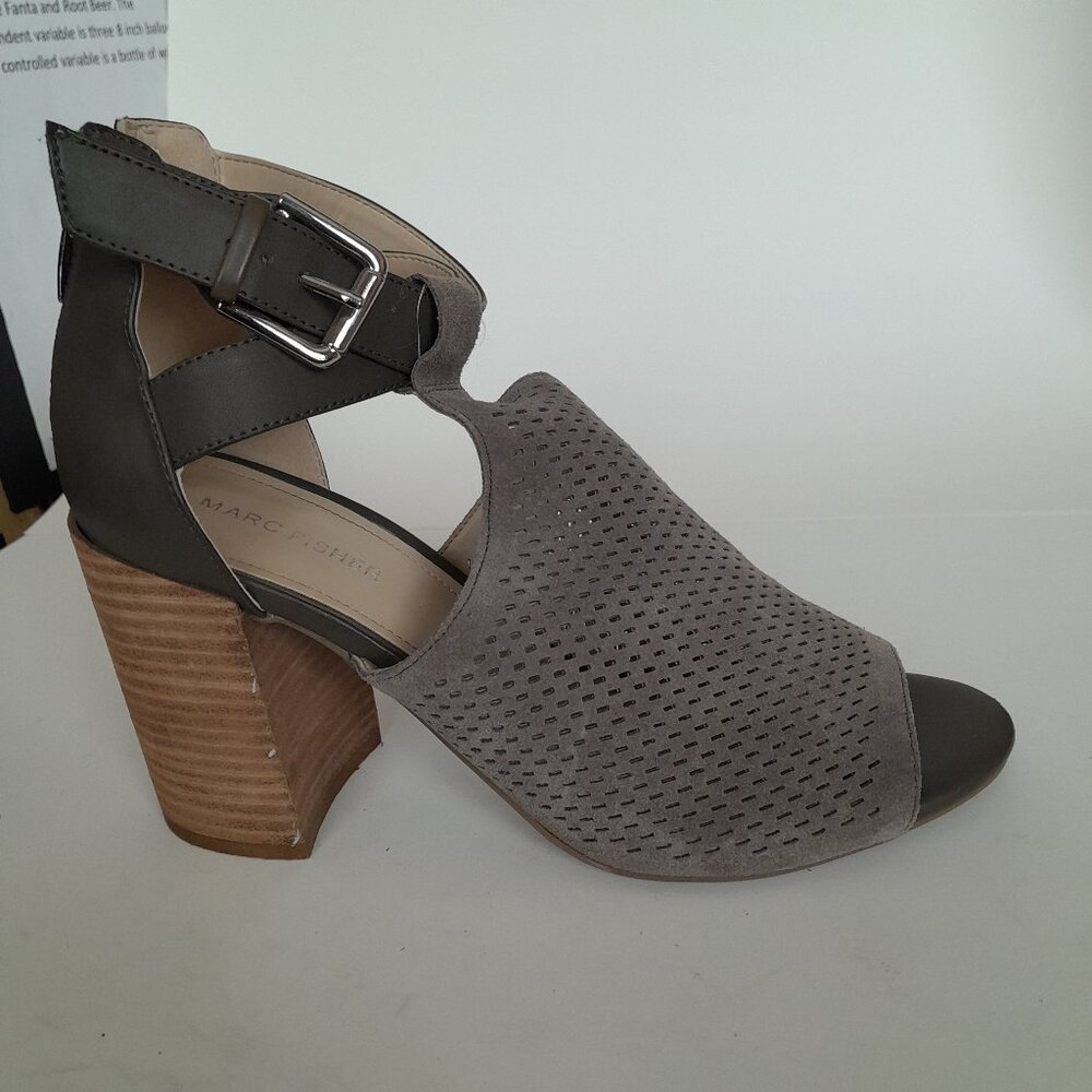 Women’s Marc Fisher Gray Suede Back Zip Peep Toe Block Heel Ankle Strap Size 10M